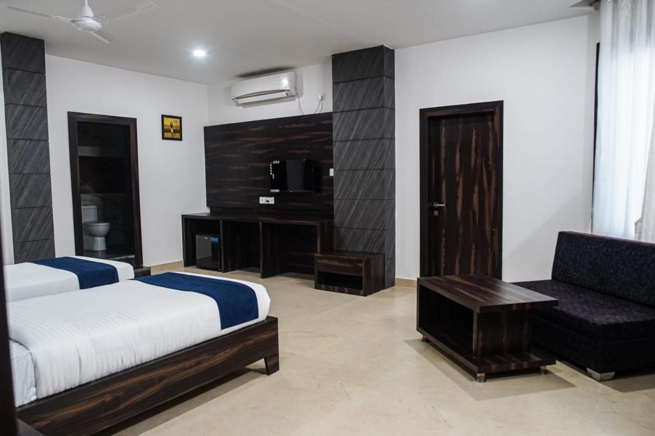 Hotel A G Palace Duliagaon Экстерьер фото
