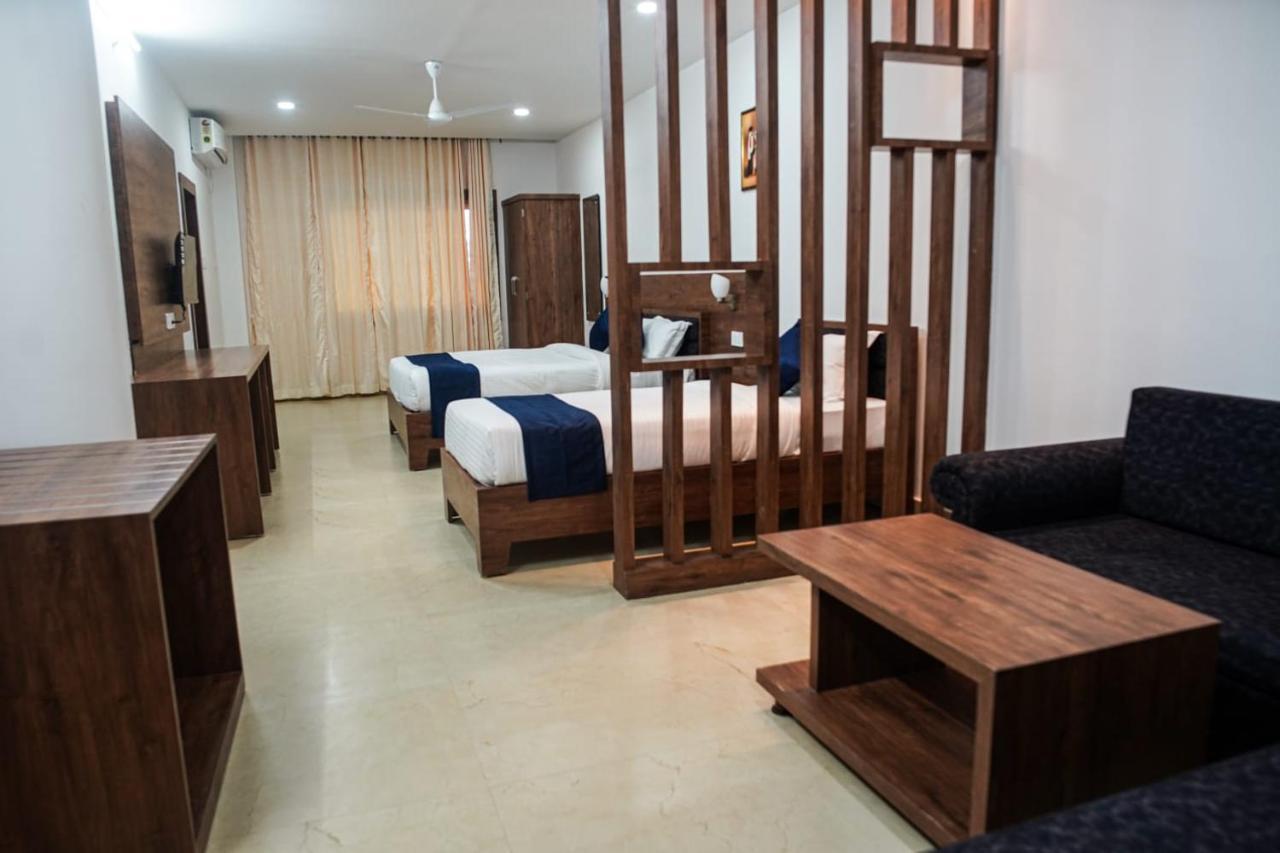 Hotel A G Palace Duliagaon Экстерьер фото