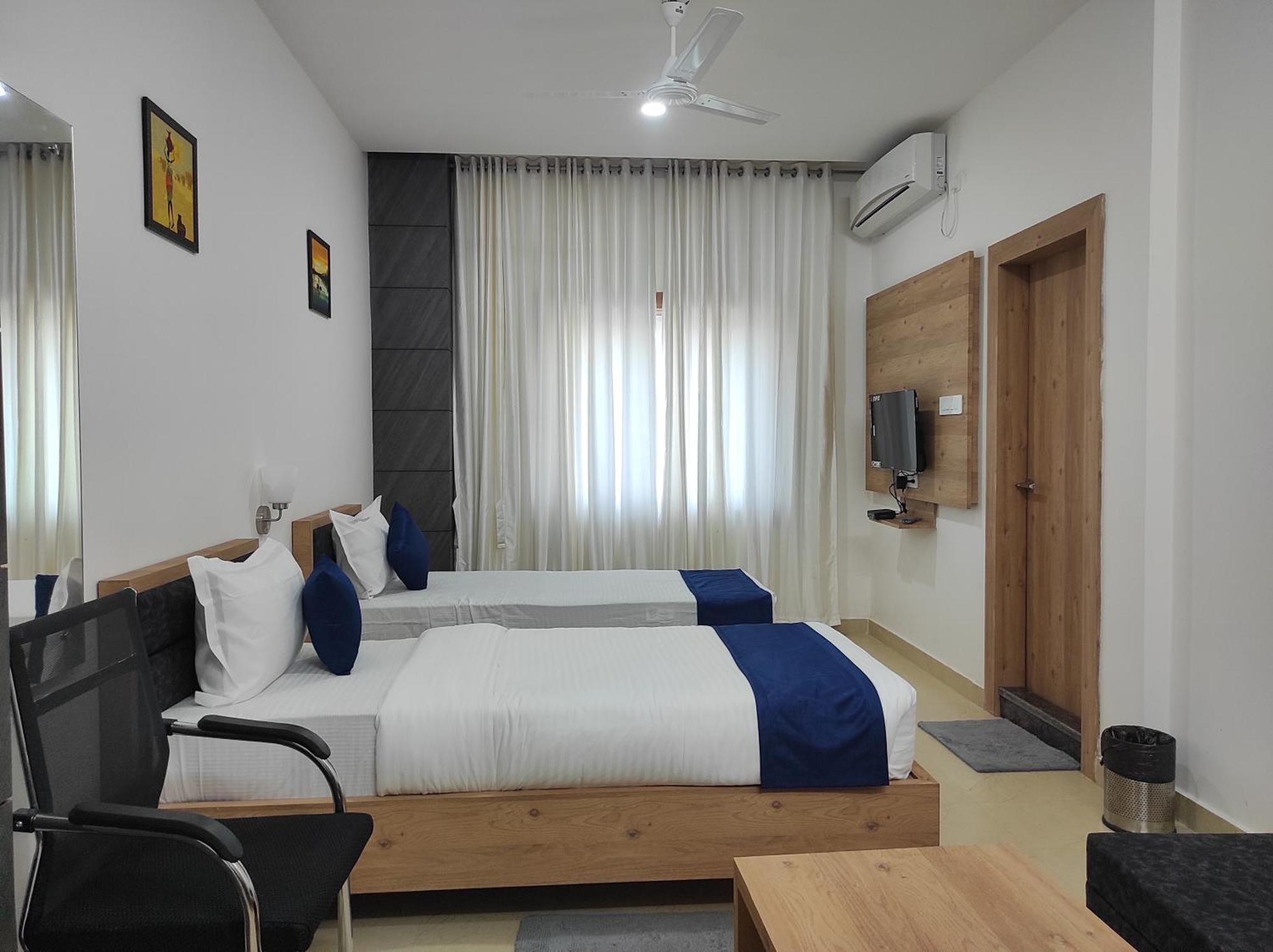 Hotel A G Palace Duliagaon Экстерьер фото