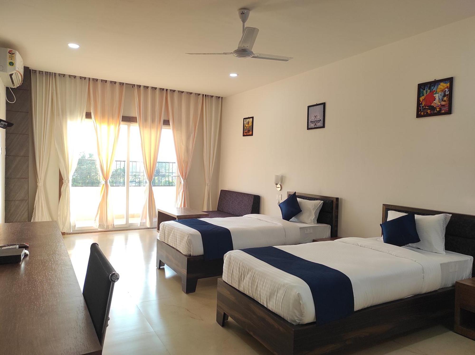 Hotel A G Palace Duliagaon Экстерьер фото